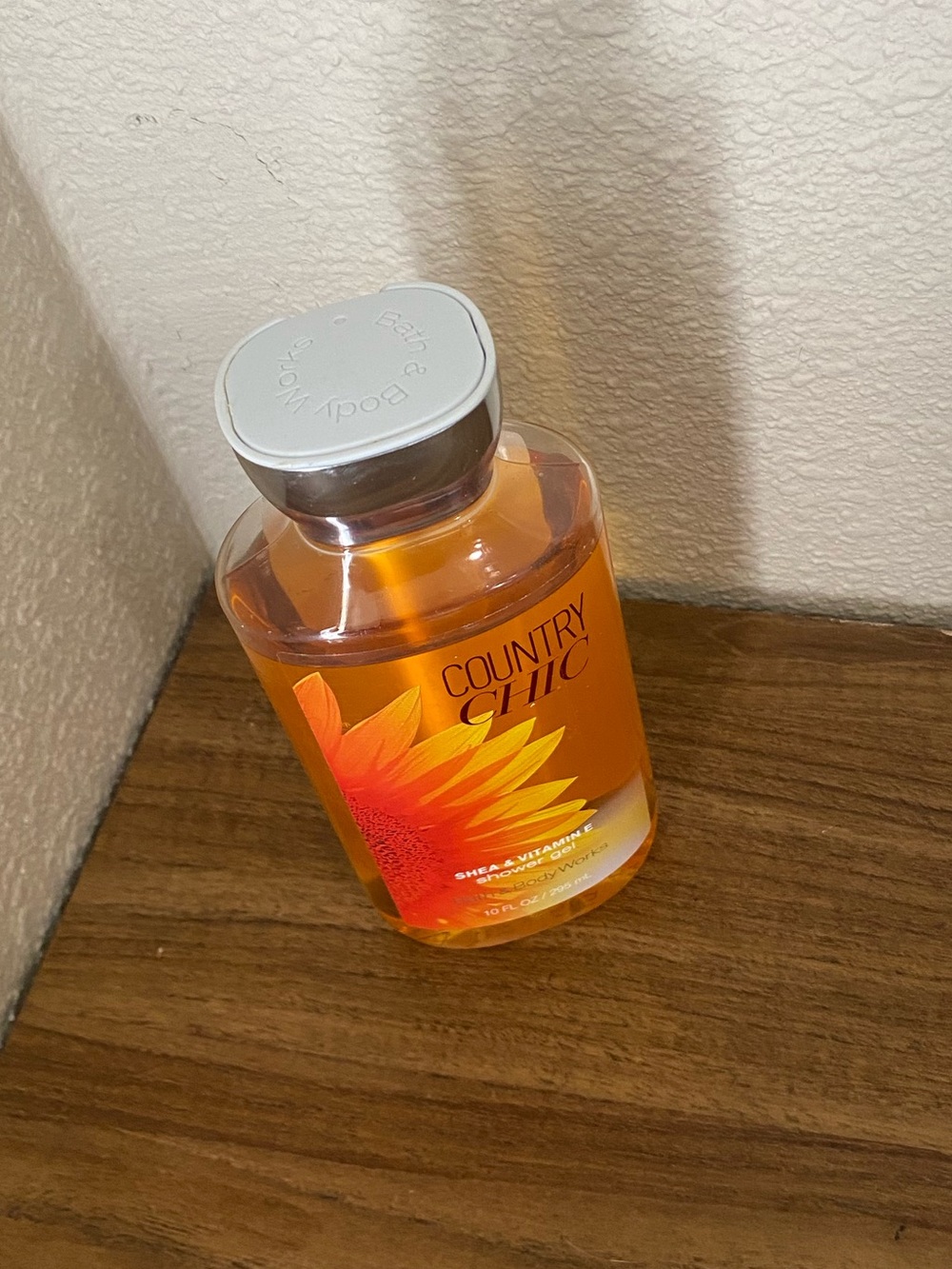 Bath & Body Works Country Chic Shower Gel- 10 oz - Picture 3 of 4